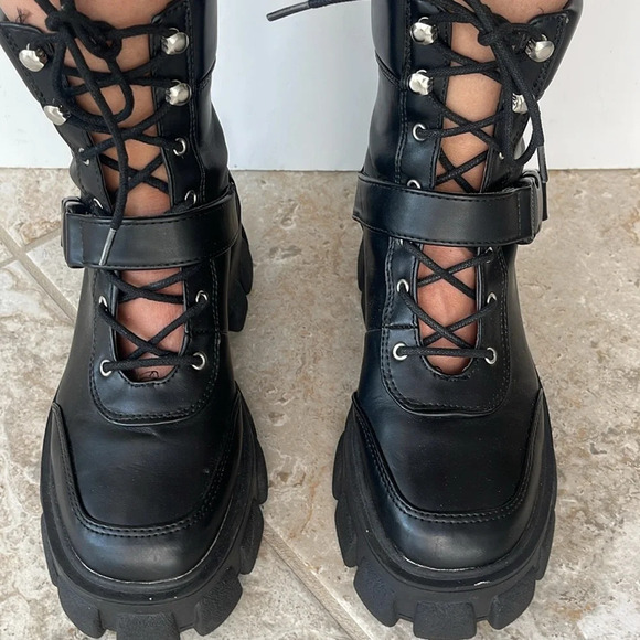Forever 21 Shoes - Forever 21 Buckle Chunky Platform Faux Leather lace up Booties size 6.5